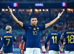 爱游戏官方网站姆巴佩巅峰对决，库里与80激战巴黎圣日耳曼分钟，大胜胜负难料！(姆巴佩2射1传助法国队大胜卢森堡)