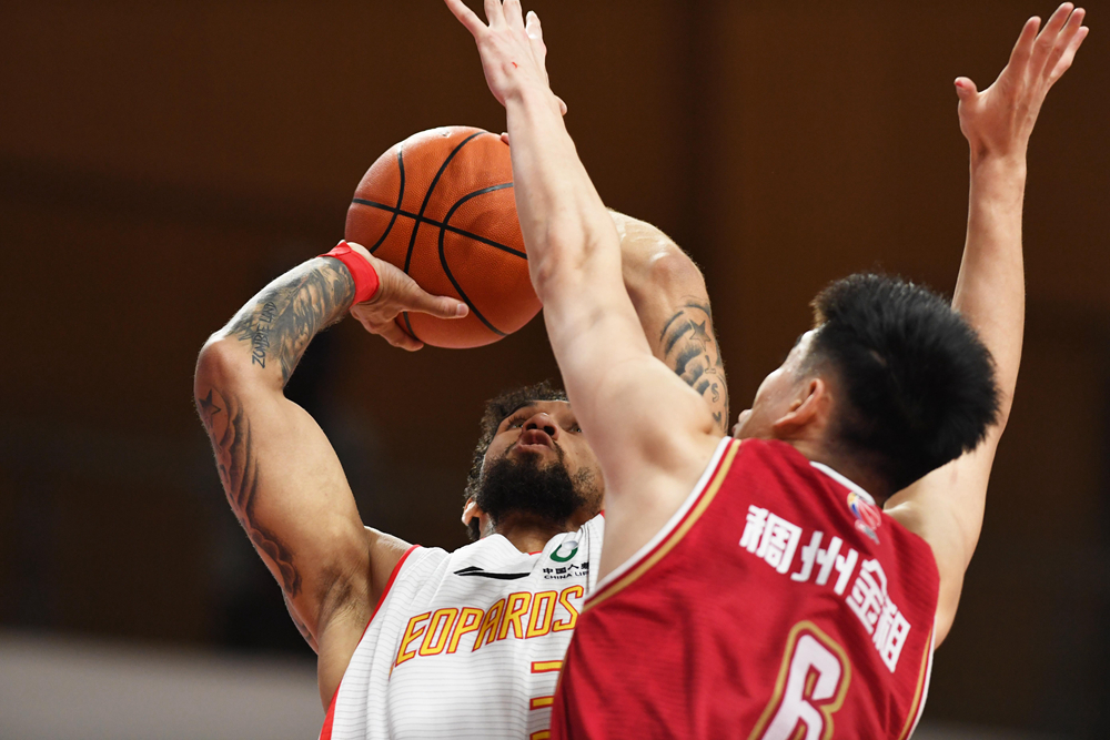 真人娱乐平台纳达尔新星出色防守表现惊艳，西班牙队未来可期！(纳达尔西班牙旗手)